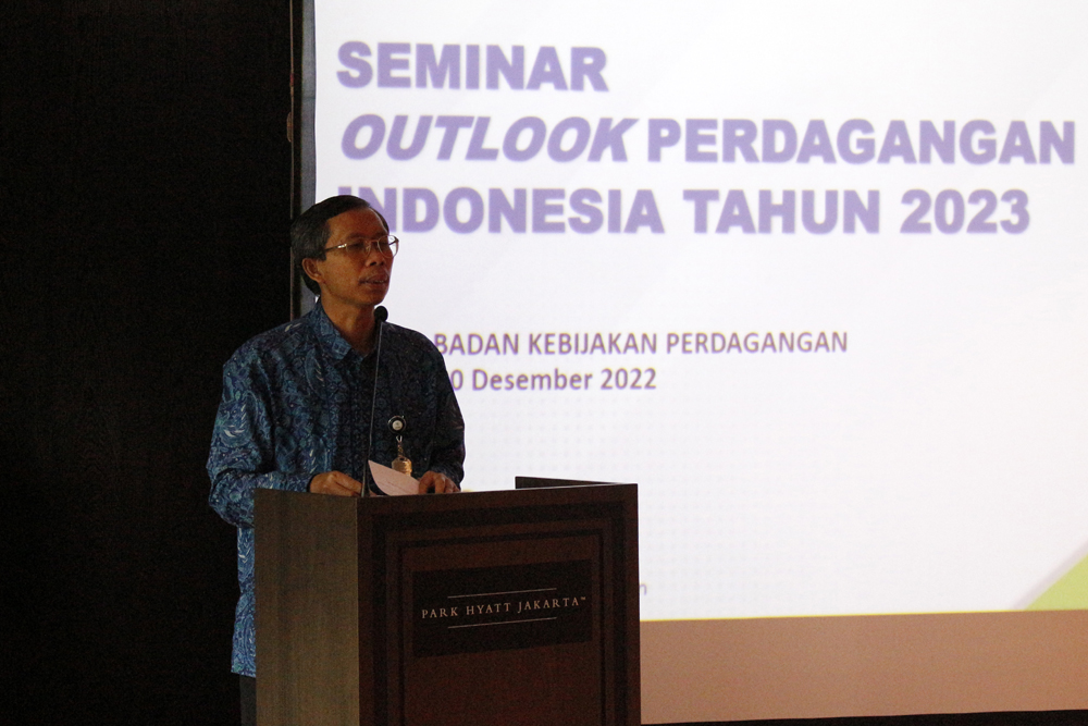 outlook ekonomi 2023