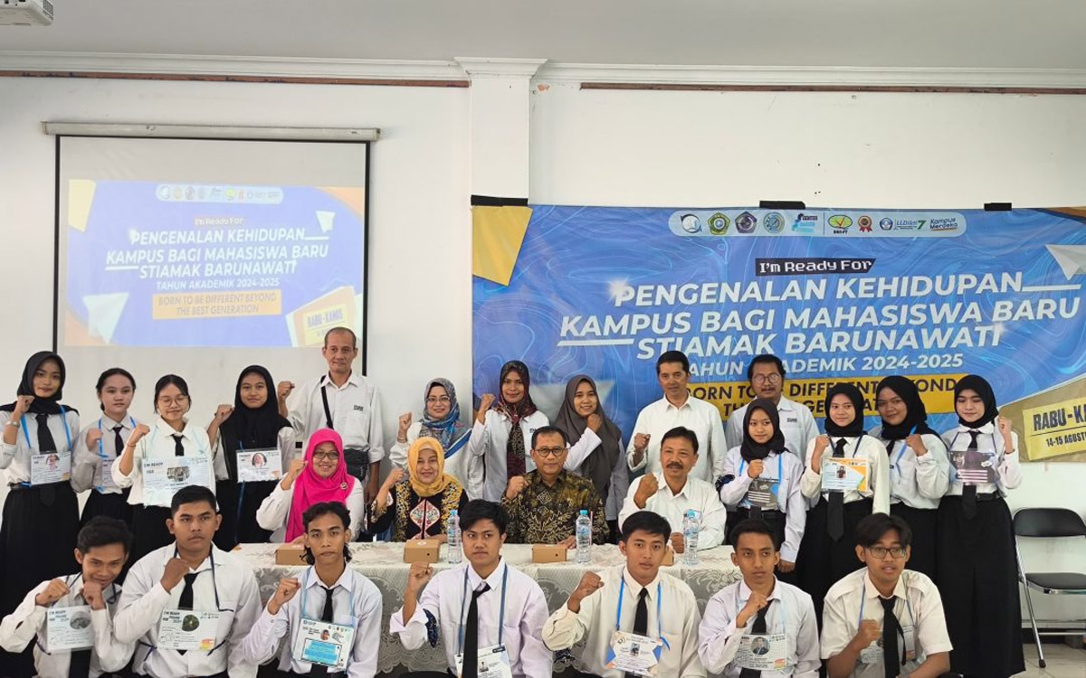 mahasiswa stiamak