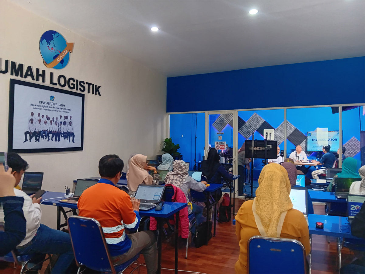 suasana rumah logistik
